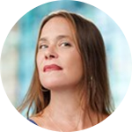 Carolyn Heinze's headshot