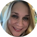 Amanda Hetler's headshot